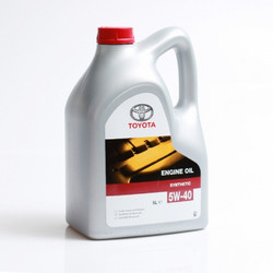 ������ �������� ����� Toyota Engine oil,  � ��������-�������� � �������������