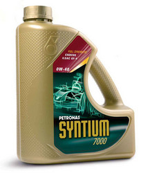 ������ �������� ����� Petronas Syntium 7000,  � ��������-�������� � �������������