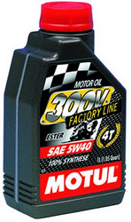 ������ �������� ����� Motul 300 V 4T Factory Line,  � ��������-�������� � �������������